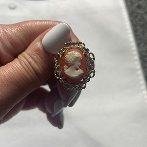 Adjustable cameo watch ring
